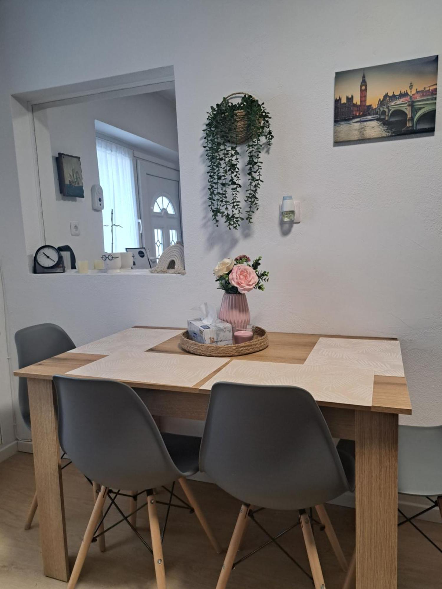Studio With Free Parking In The Center - Deliamo 3 Hermannstadt Exterior foto