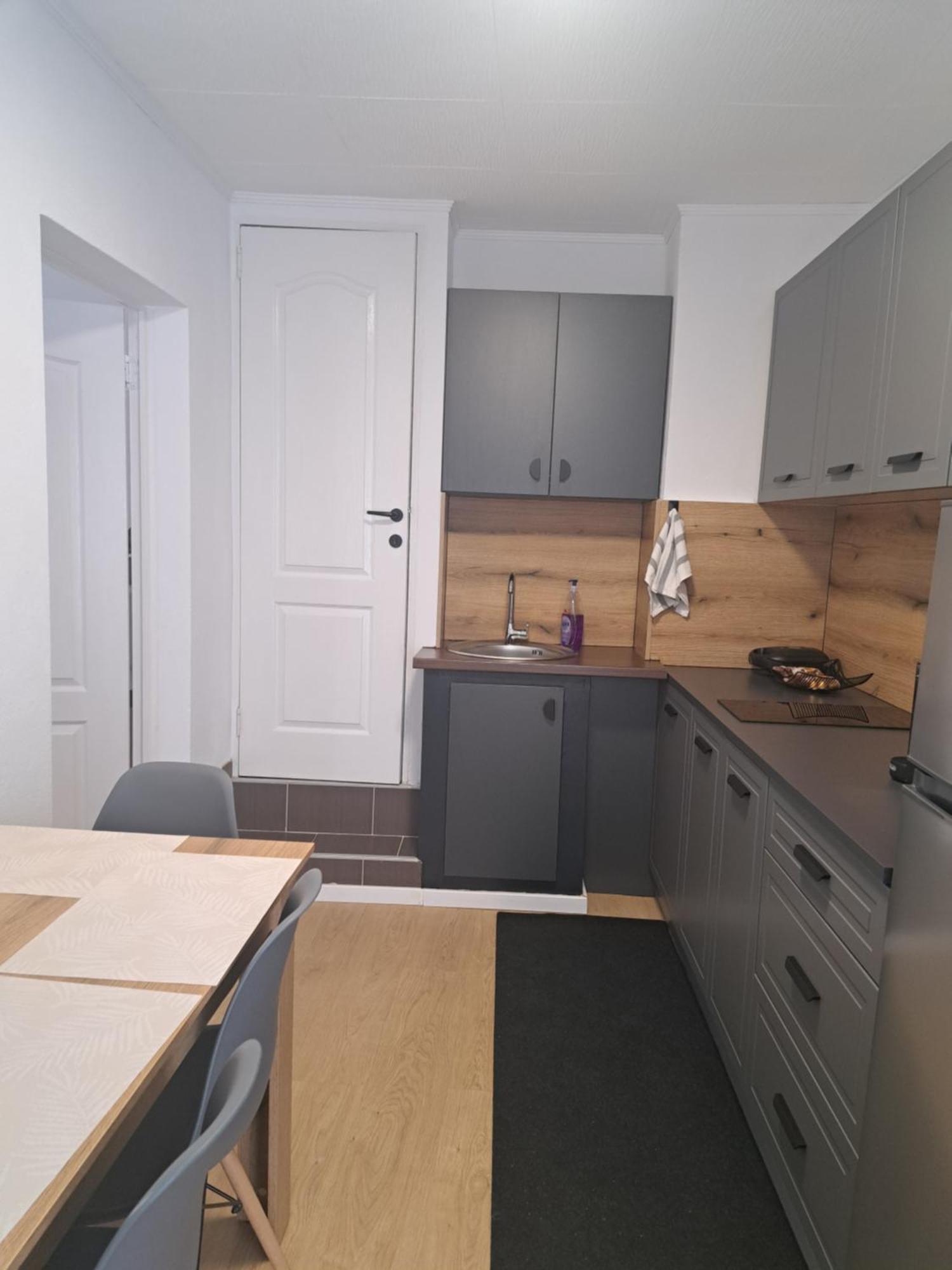 Studio With Free Parking In The Center - Deliamo 3 Hermannstadt Exterior foto