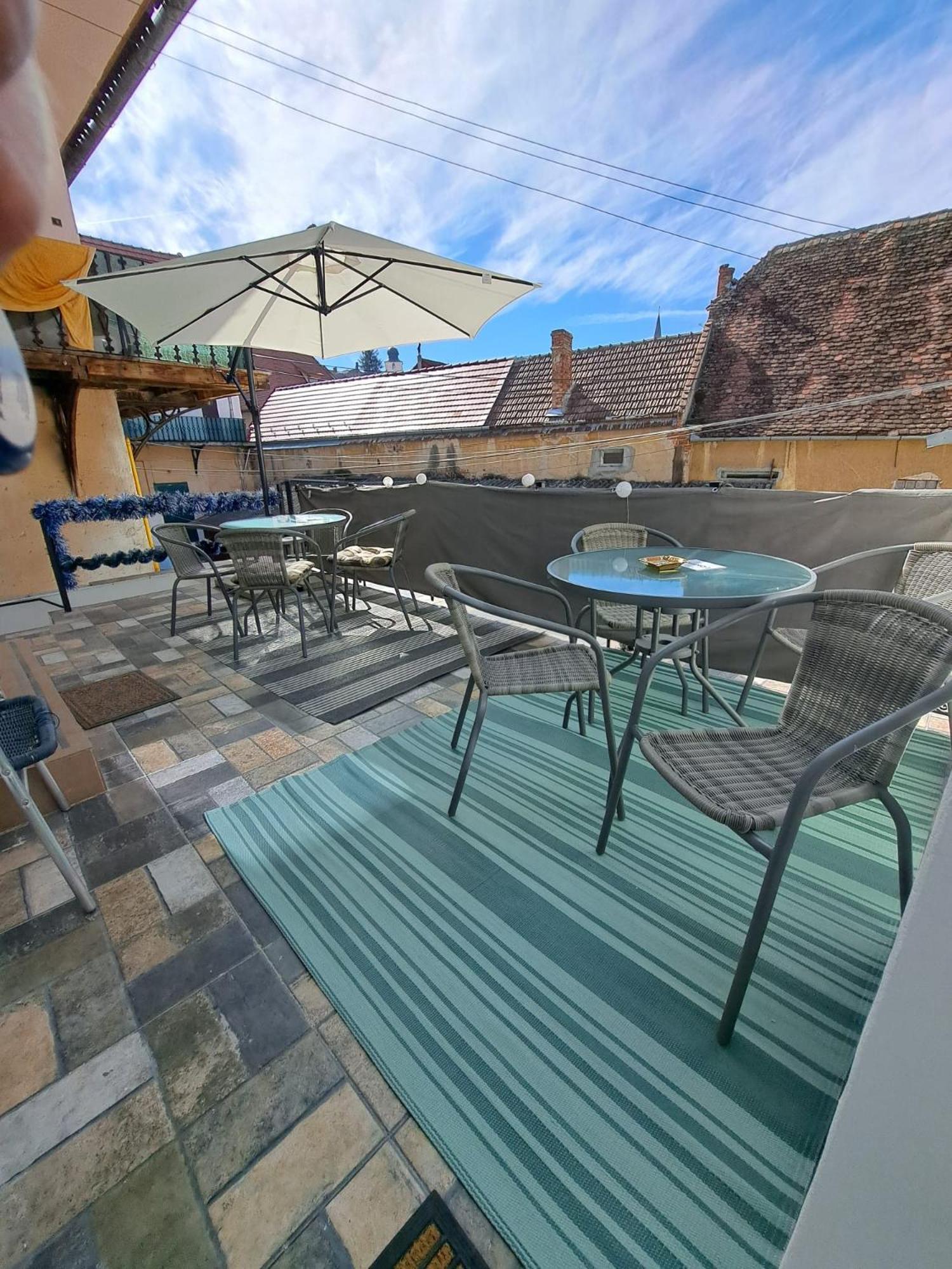 Studio With Free Parking In The Center - Deliamo 3 Hermannstadt Exterior foto